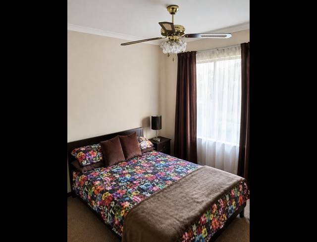 2 BEDROOM TOWNHOUSE FOR SALE IN ROOIHUISKRAAL NORTH